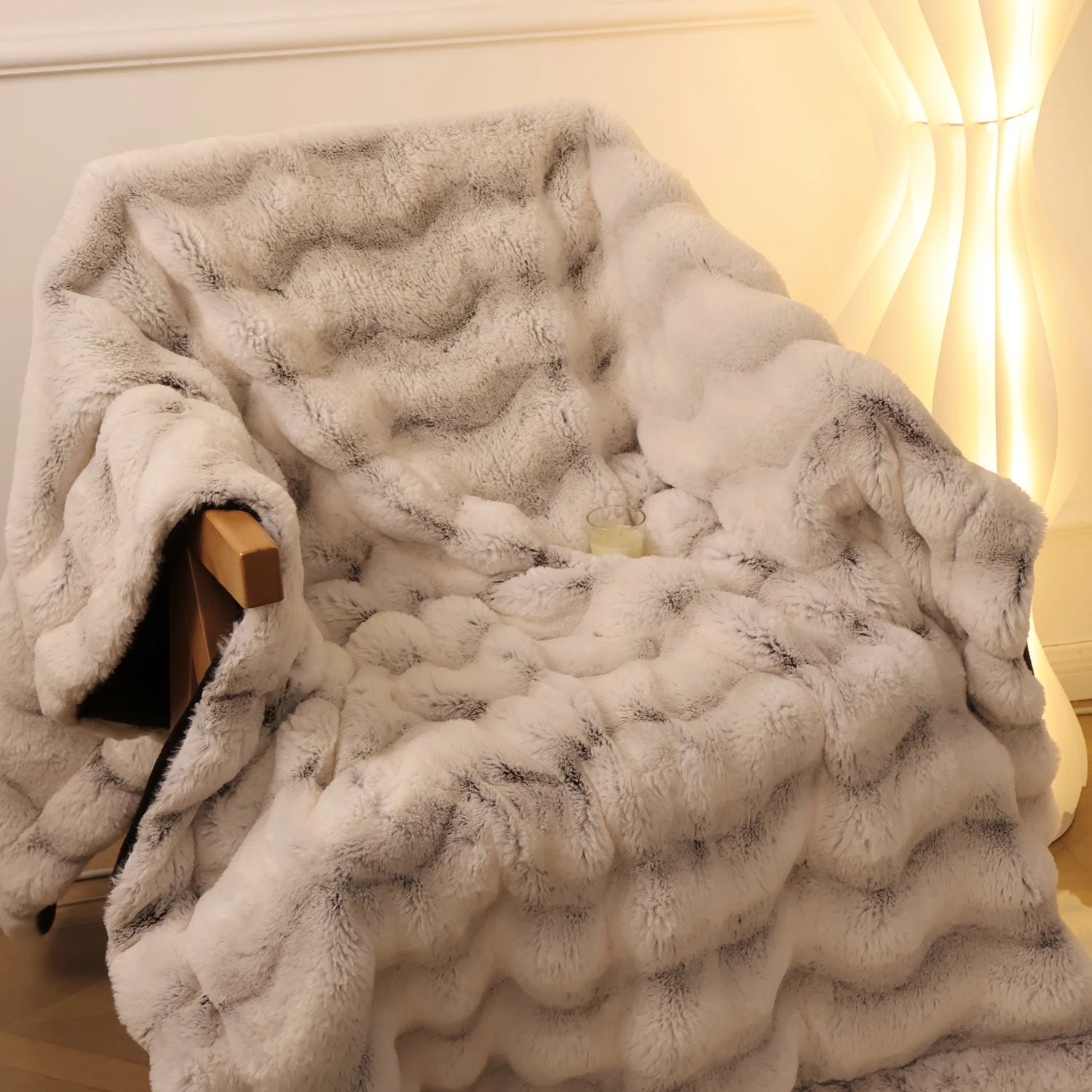 "Plush Faux Rabbit Fur Bubble Blanket – Cozy Fuzzy Throw for Couch, Sofa & Bedroom (2 Sizes)" - LuxeHome Furniture